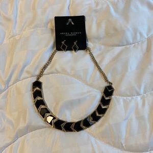 Akira necklace earring set